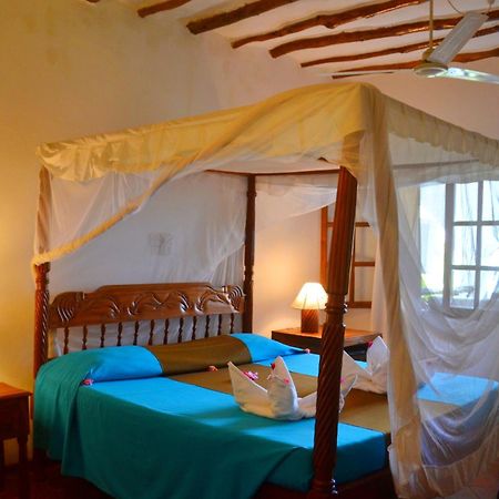 Hotel Aquarius Club Watamu Esterno foto