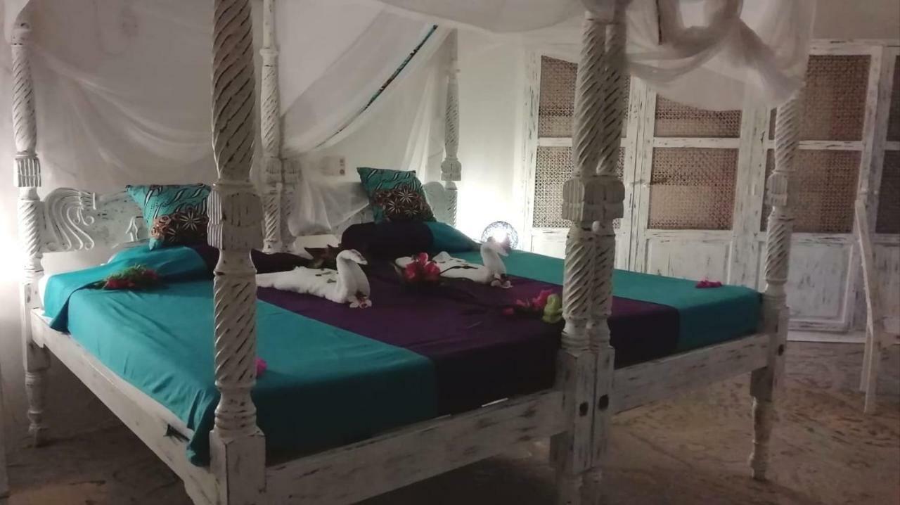 Hotel Aquarius Club Watamu Esterno foto